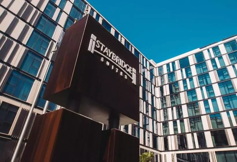هتل Staybridge Suites Dubai Al Maktoum Airport, An Ihg