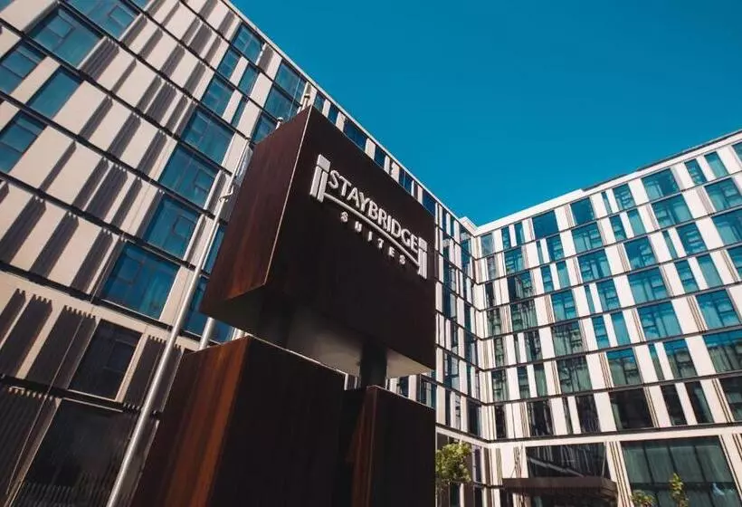 هتل Staybridge Suites Dubai Al Maktoum Airport, An Ihg