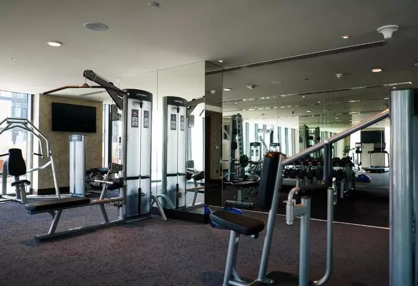 هتل Staybridge Suites Dubai Al Maktoum Airport, An Ihg