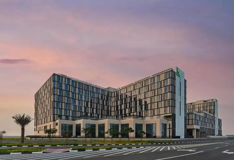 هتل Staybridge Suites Dubai Al Maktoum Airport, An Ihg