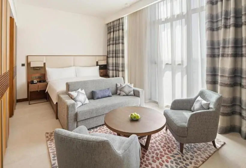هتل Staybridge Suites Dubai Al Maktoum Airport, An Ihg