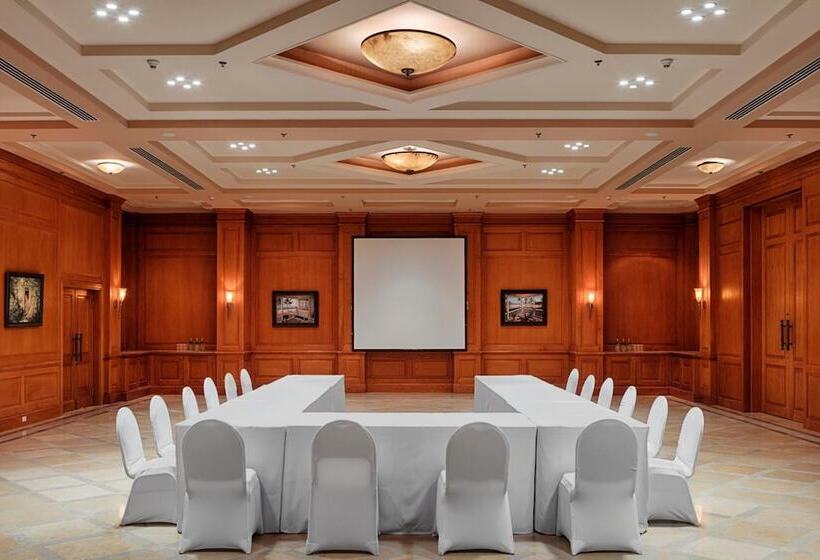 هتل The Lodge By Cascades Soma Bay