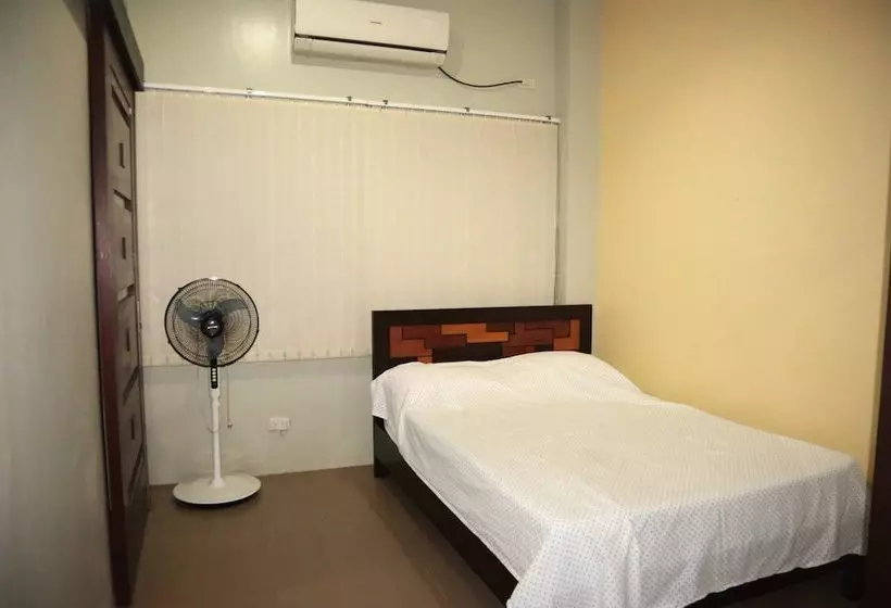 پانسیون Eme's Apartelle