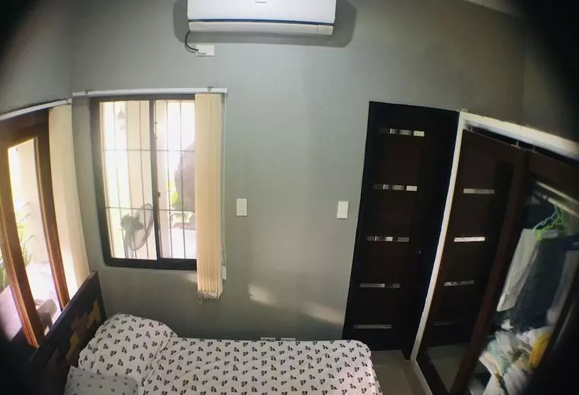 پانسیون Eme's Apartelle