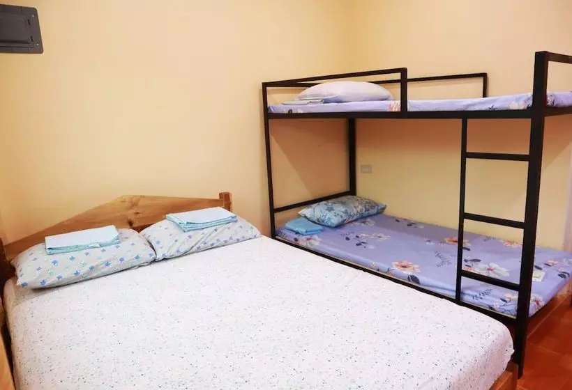 پانسیون Eme's Apartelle