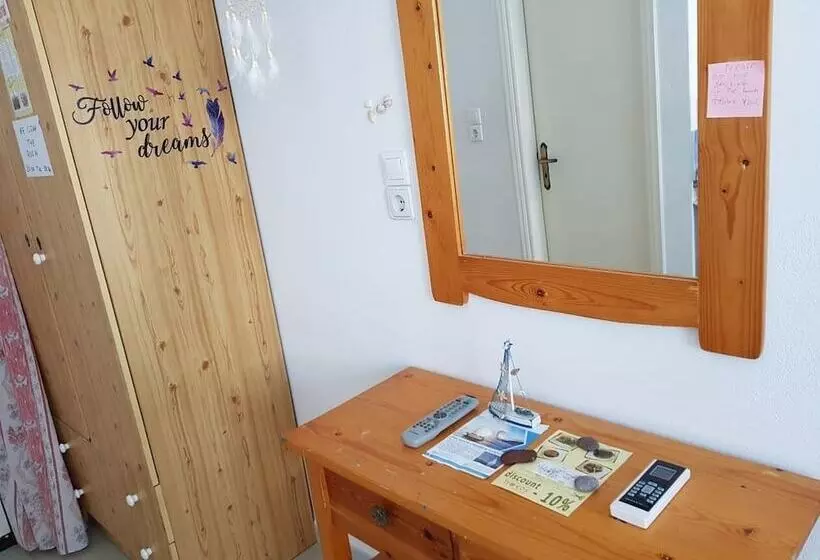 پانسیون Mm Studios Perissa