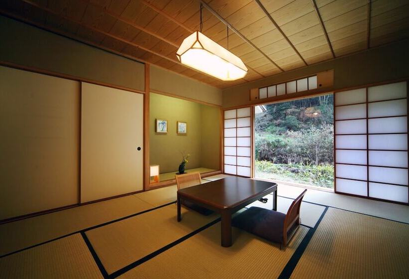 Ryokan Saga Ureshino Spa Shiibasanso