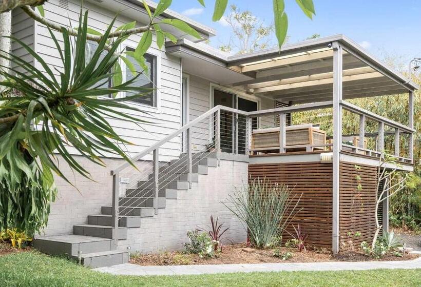 A Perfect Stay The White Rabbit