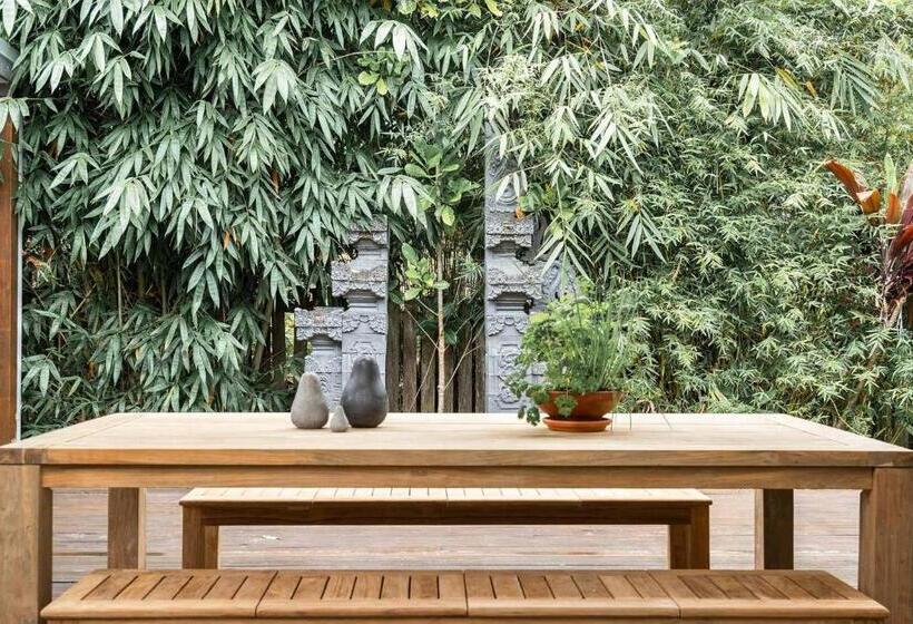 A Perfect Stay The White Rabbit