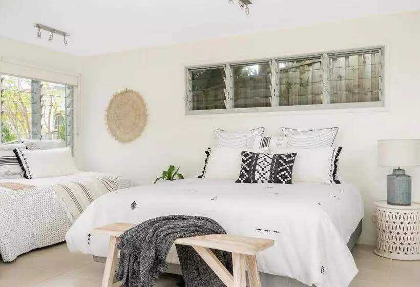 A Perfect Stay   The White Rabbit