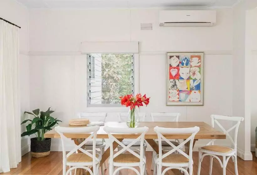A Perfect Stay   The White Rabbit