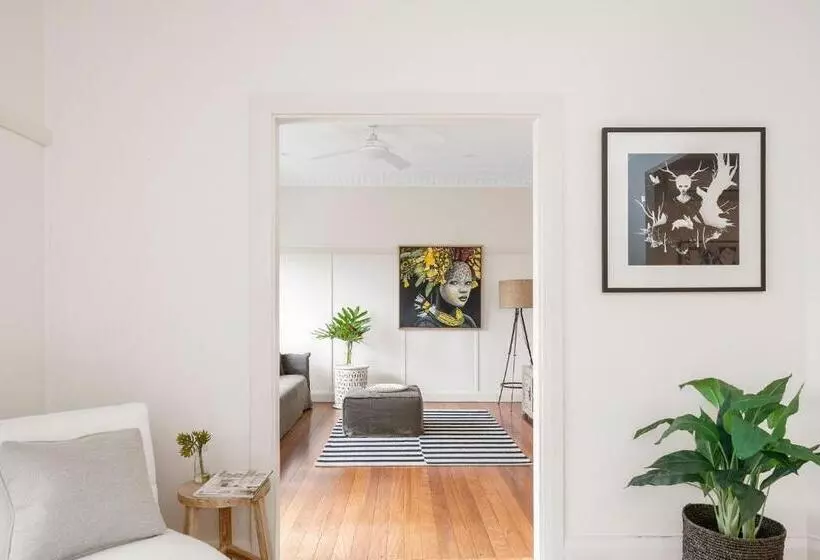 A Perfect Stay   The White Rabbit