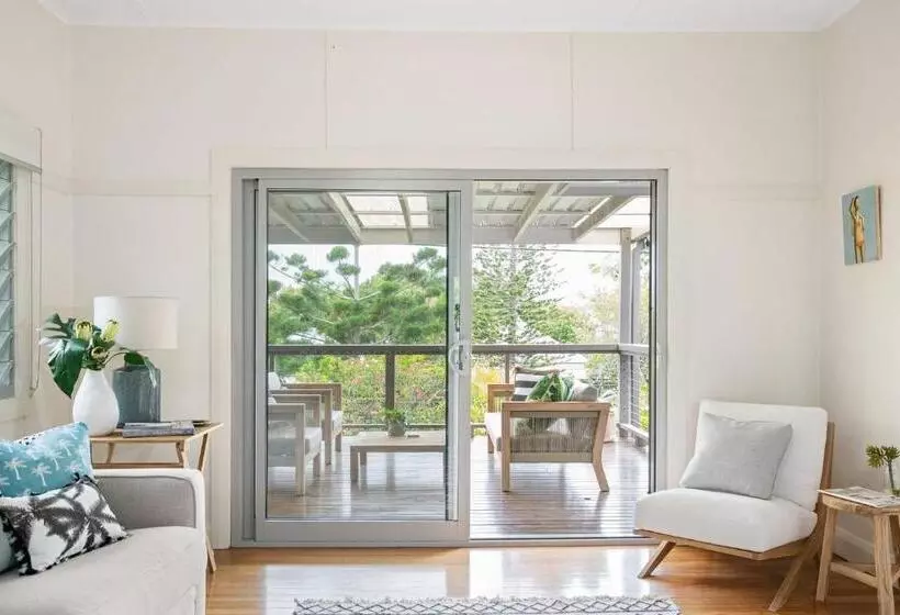 A Perfect Stay   The White Rabbit