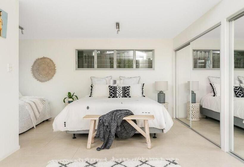 A Perfect Stay The White Rabbit