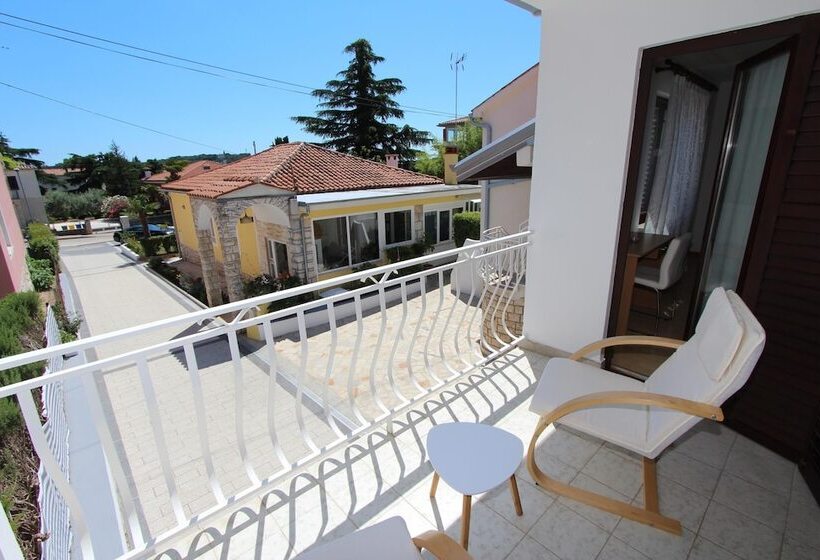 Apartments Knezović