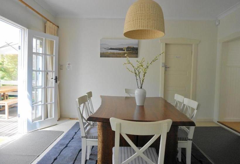 Leura Country Cottage