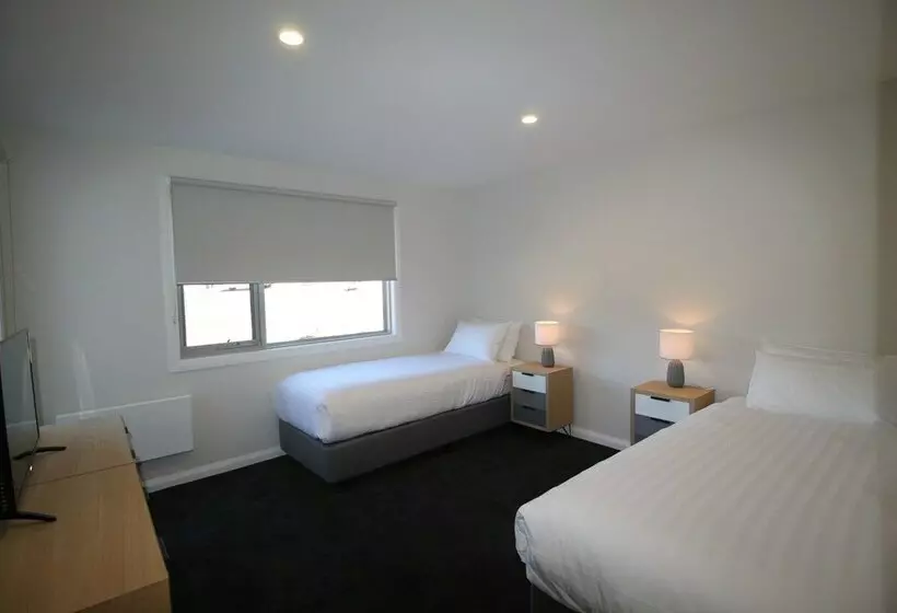 Stillwater Lodge