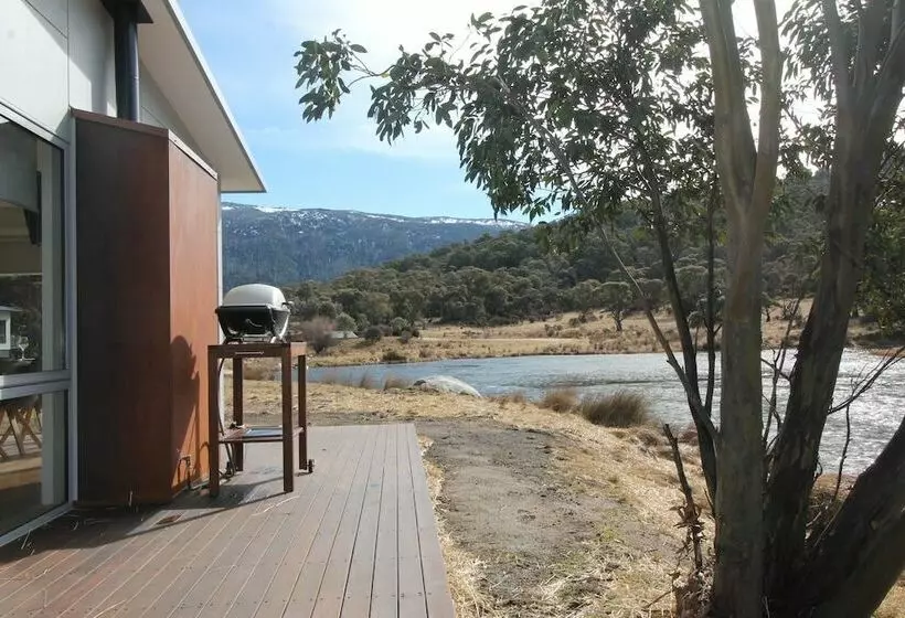 Stillwater Lodge