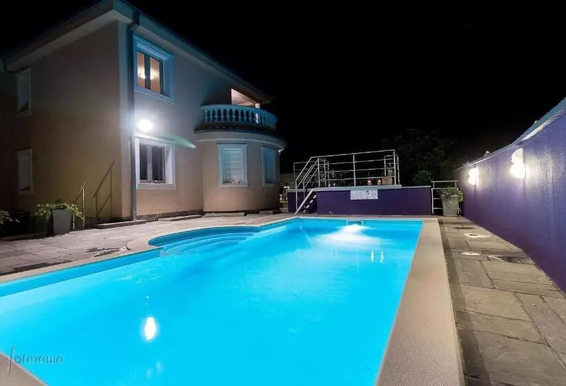 Villa Ceca