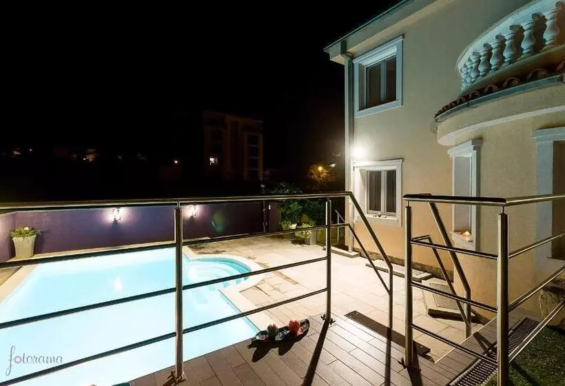 Villa Ceca