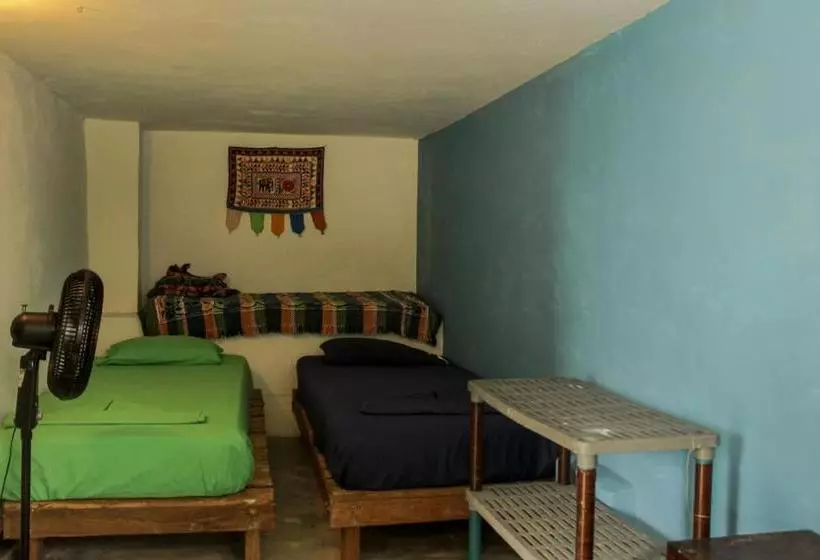 ユースホステル Hostal La Mariapolis