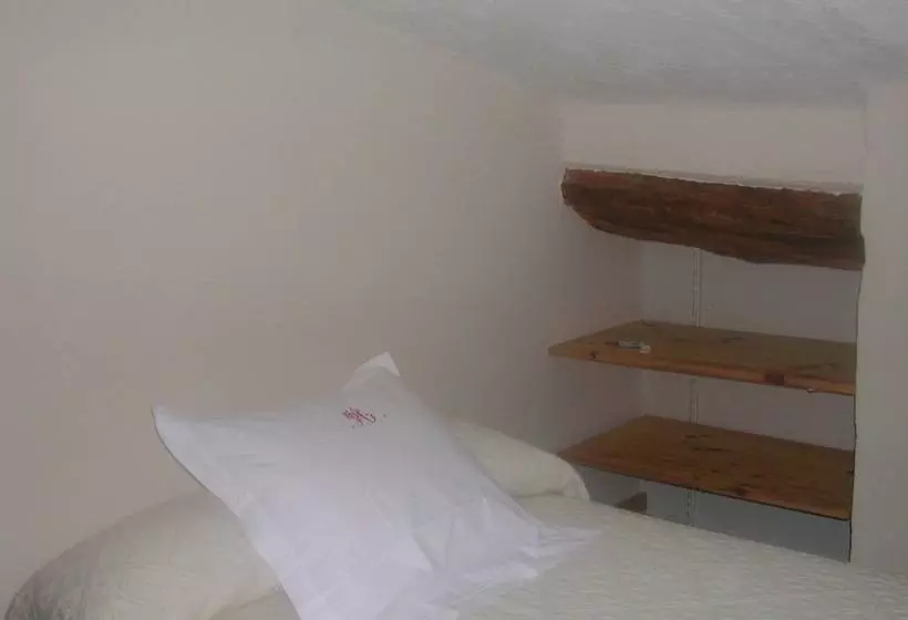 Aamiaismajoitus (B&B) Guest House Yuccas & Tilleuls