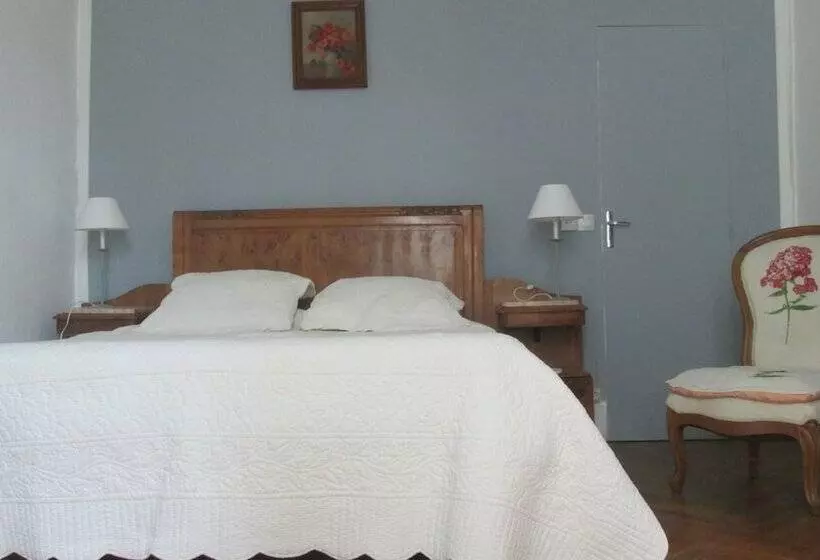 Aamiaismajoitus (B&B) Guest House Yuccas & Tilleuls