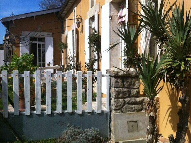 민박 Guest House Yuccas & Tilleuls