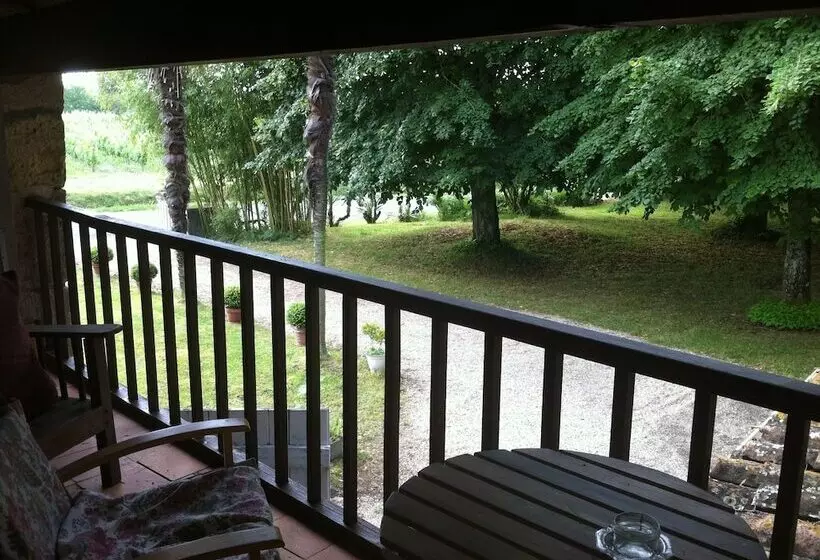 Aamiaismajoitus (B&B) Guest House Yuccas & Tilleuls