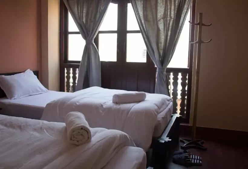 هتل Bandipur Kaushi Inn