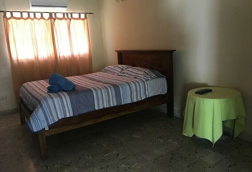 ホテル Gorgona Beach