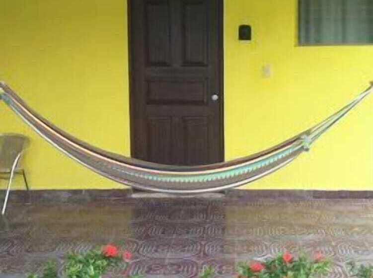 ホテル Gorgona Beach