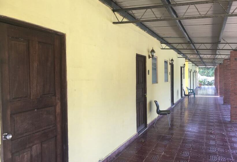 ホテル Gorgona Beach