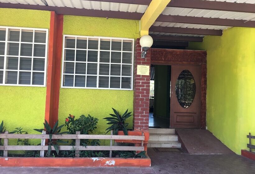 ホテル Gorgona Beach