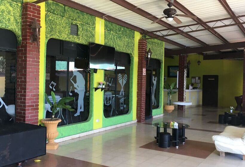 ホテル Gorgona Beach