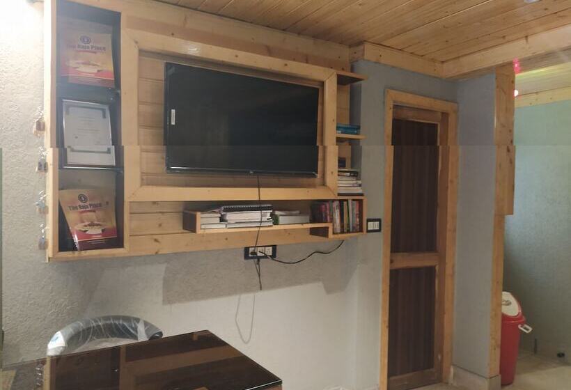 هتل The Raja Palace