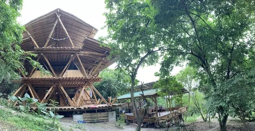 ホテル Wild Child Village
