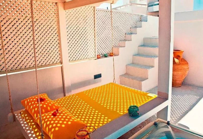 Myrtia House