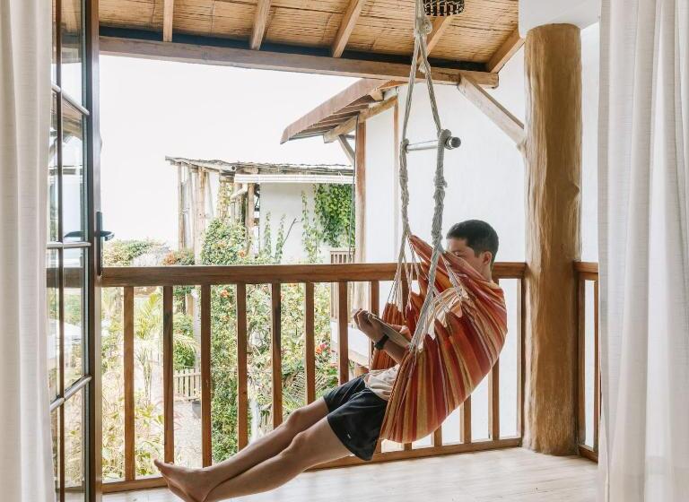 پانسیون Ganso & Búho