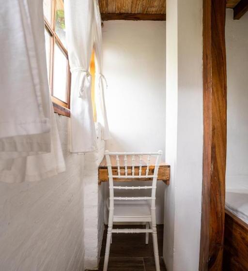 پانسیون Ganso & Búho