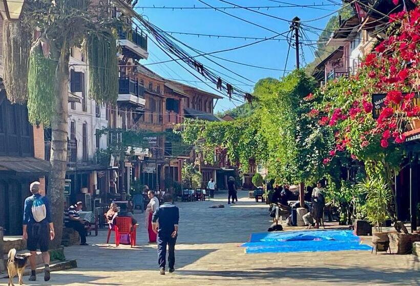 پانسیون Himchuli Guest House