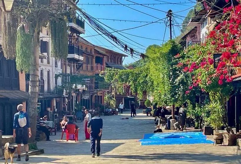 پانسیون Himchuli Guest House