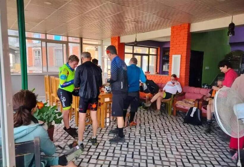 پانسیون Himchuli Guest House