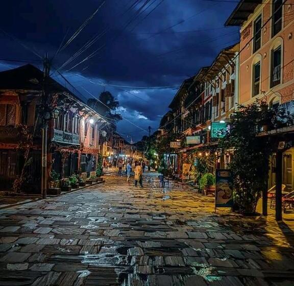 پانسیون Himchuli Guest House