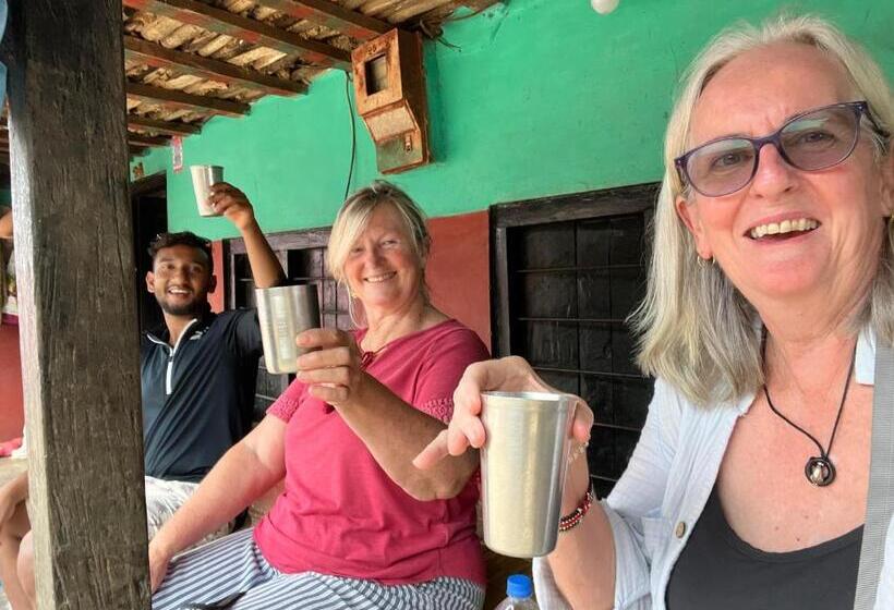 پانسیون Himchuli Guest House