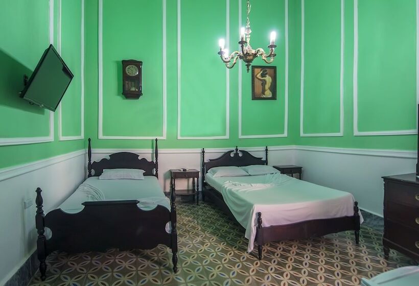 پانسیون Hostal Boutique Drobles