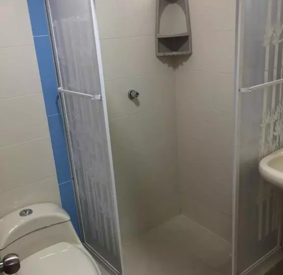 ペンション Hostal Sarai