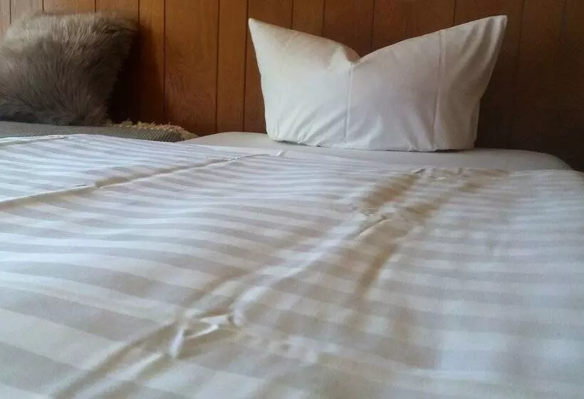 Majatalo Motel Zur Goldenen Krone