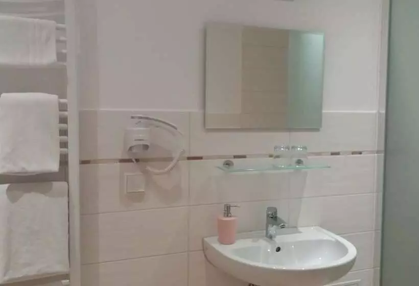 Majatalo Motel Zur Goldenen Krone