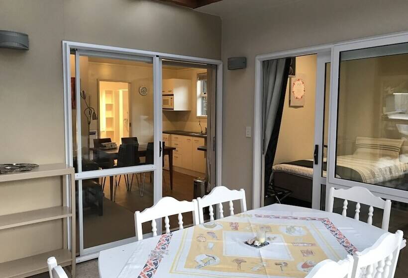 Angie's Rural Retreat